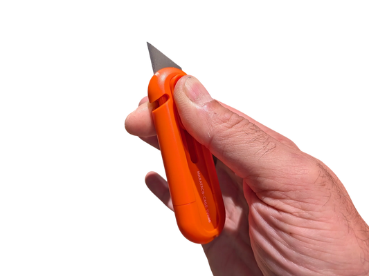 QCK - Auto-Retract Utility Knife
